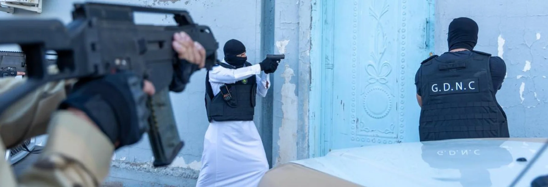 بلغ عن مهربي ومروجي المخدرات